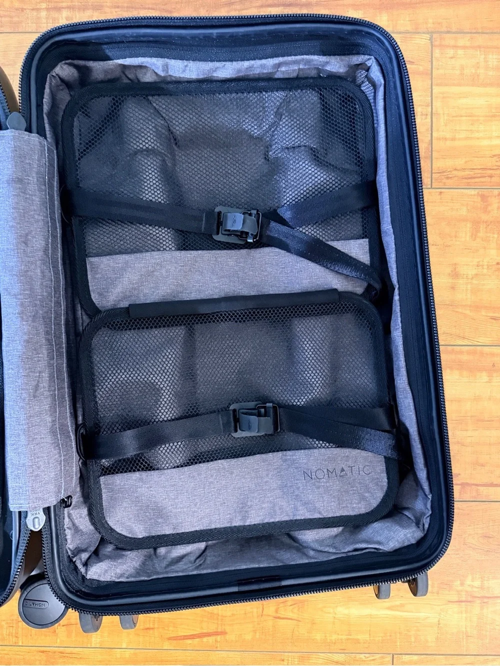 Nomatic Carry-On Classic
